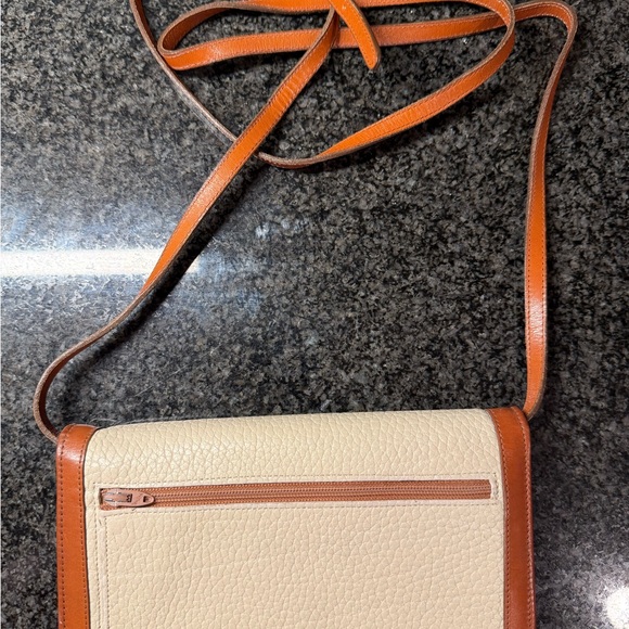 Dooney & Bourke Bone and Tan Leather all weather checkbook organizer. Vintage - Picture 3 of 3